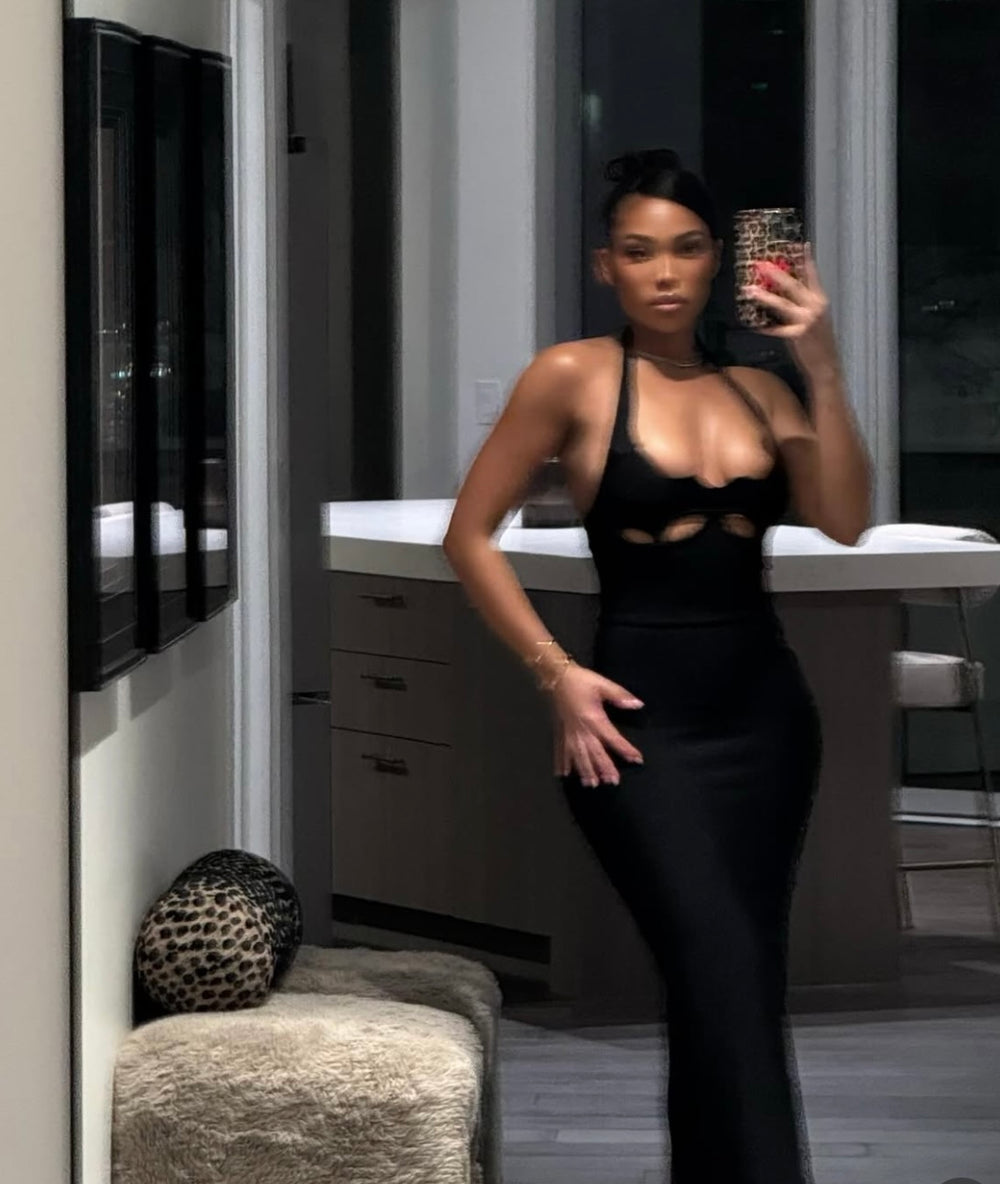 lady in black dress Best Ways to Style a Maxi All Year Round V and bodycon fit adds the perfect amount of sexy to this elegant dress Lady In Black Dress