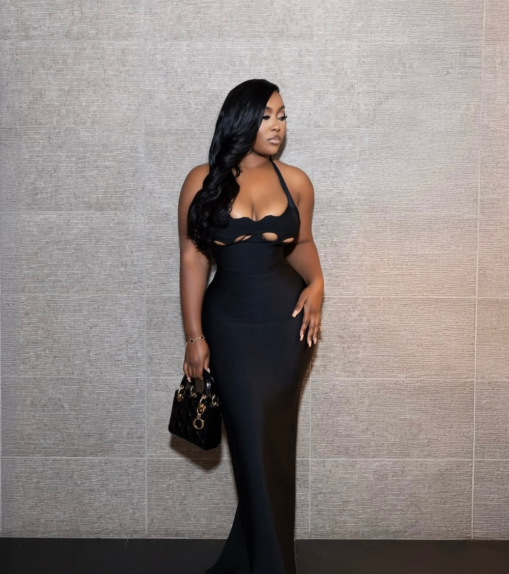 lady in the long black dress Sister Act US Tour
